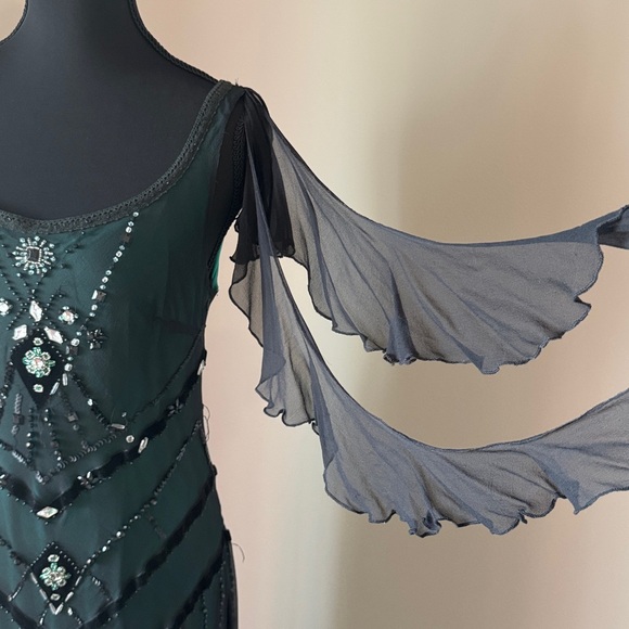 Chic One Shoulder Black and Green Dress 100% Silk - Picture 7 of 10